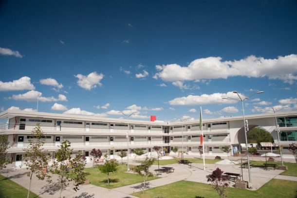 Universidad de Especialidades – UNE – campus