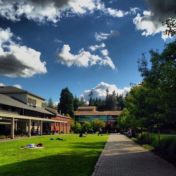 LewisClarkCollege-campus