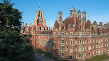 Campus Vs City Uni in the UK: What Do Students Think?