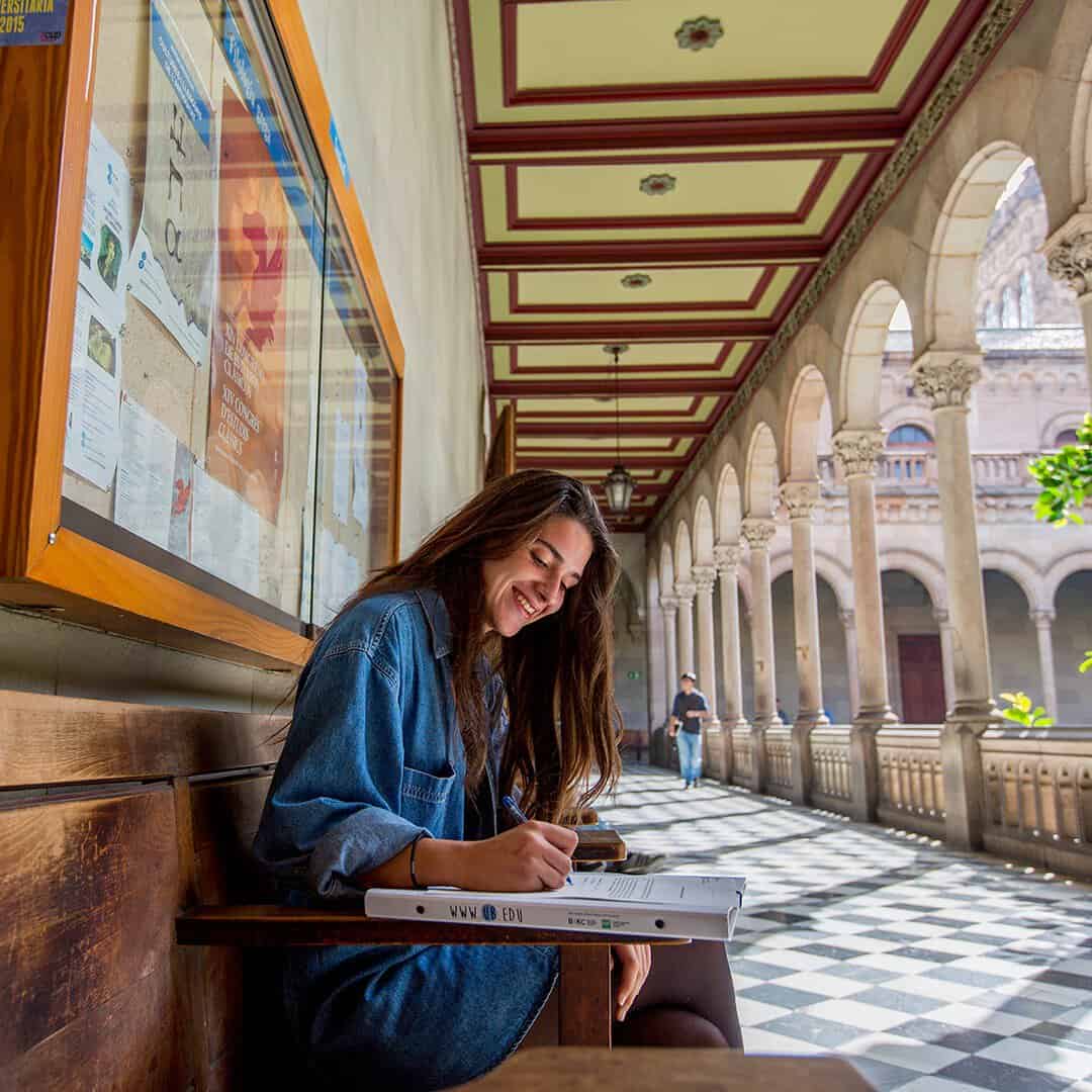 Universitat de Barcelona Business School