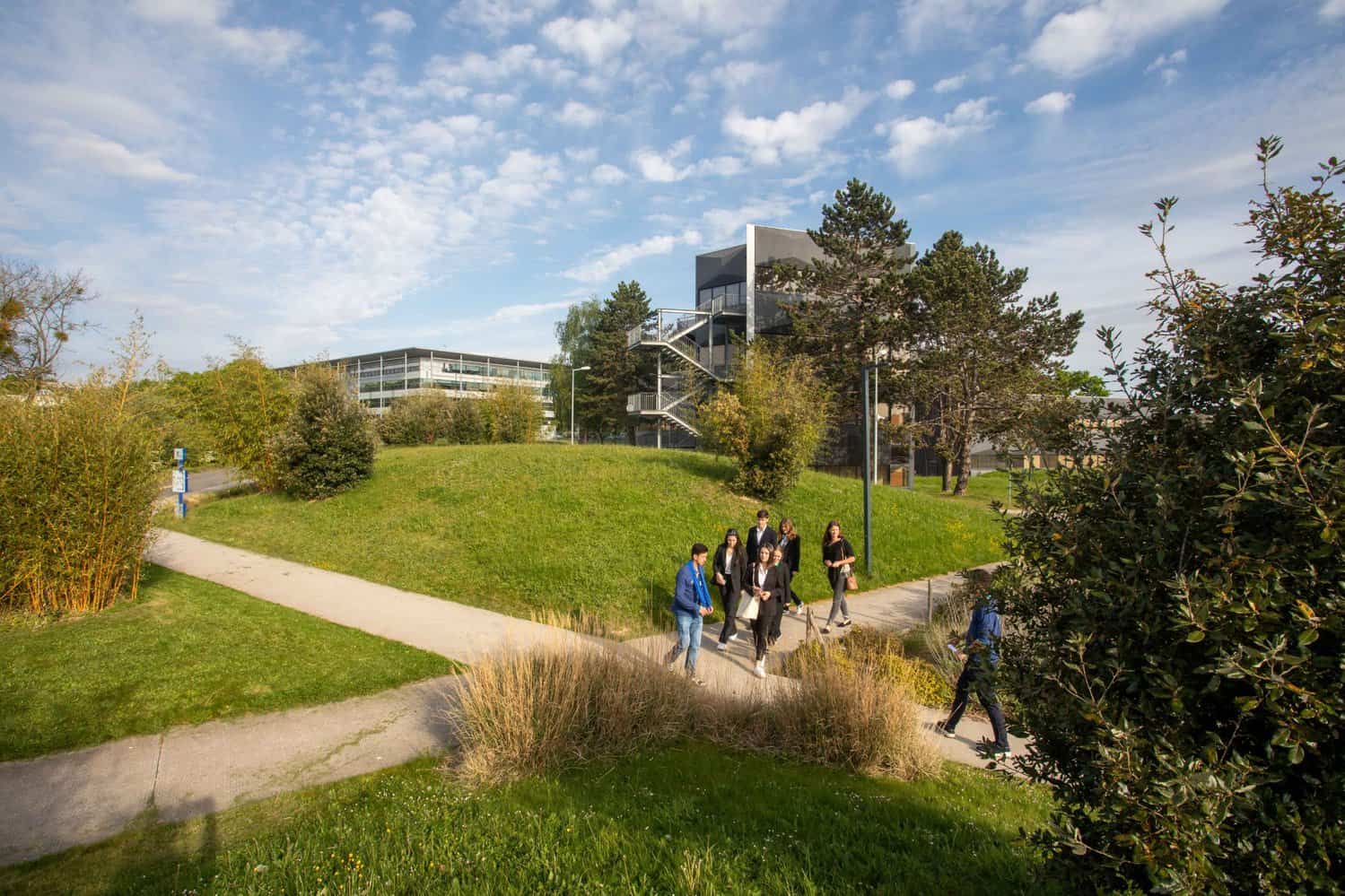 Why Study at a Business School Rennes SB