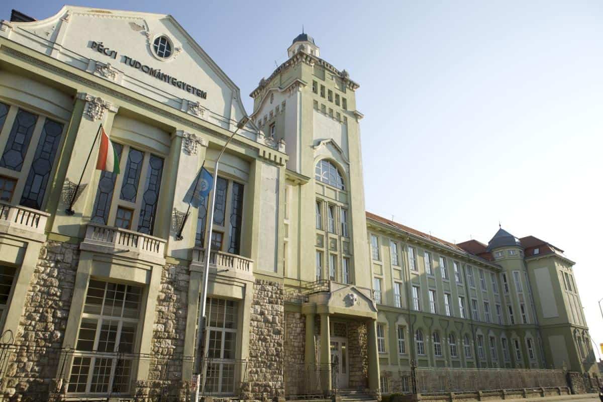 University of Pecs Faculty of Business and Economics 